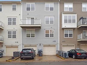 8045 Gatehouse Road 17, Falls Church VA 22042