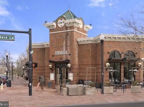 828 Slaters Lane 302, Alexandria VA 22314