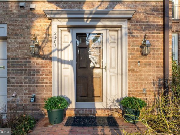 2407 S Queen Street, Arlington VA 22202