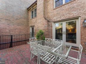 2407 S Queen Street, Arlington VA 22202