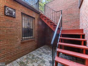 2407 S Queen Street, Arlington VA 22202