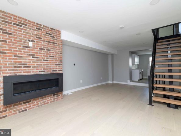 1725 W Thompson Street, Philadelphia PA 19121