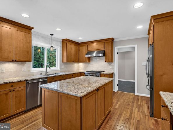 930 Park Street SE, Vienna VA 22180