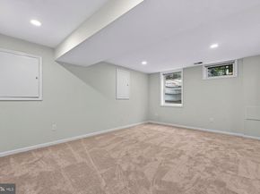 930 Park Street SE, Vienna VA 22180