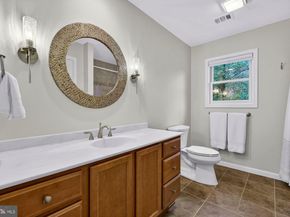 930 Park Street SE, Vienna VA 22180