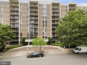 1016 S Wayne Street T12, Arlington VA 22204