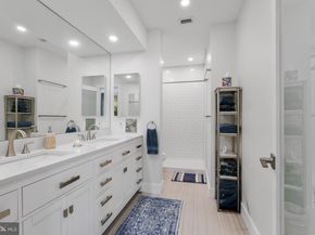 1016 S Wayne Street T12, Arlington VA 22204