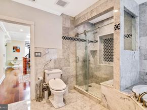 26 S Strawberry Street, Philadelphia PA 19106