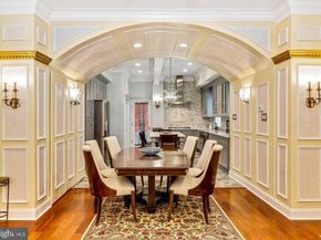26 S Strawberry Street, Philadelphia PA 19106