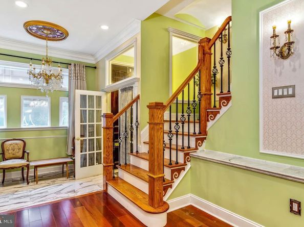 26 S Strawberry Street, Philadelphia PA 19106