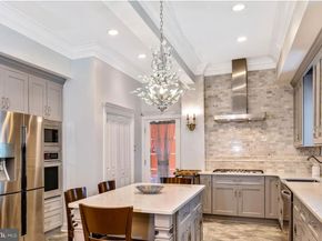 26 S Strawberry Street, Philadelphia PA 19106