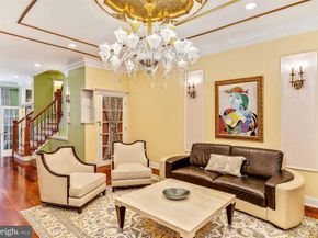 26 S Strawberry Street, Philadelphia PA 19106