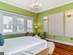 26 S Strawberry Street, Philadelphia PA 19106