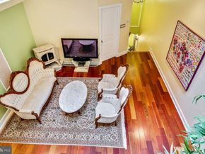 26 S Strawberry Street, Philadelphia PA 19106