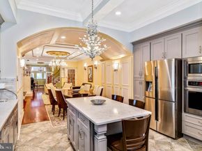 26 S Strawberry Street, Philadelphia PA 19106