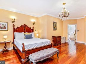 26 S Strawberry Street, Philadelphia PA 19106