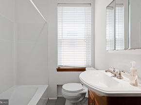 2424 Lombard Street, Philadelphia PA 19146