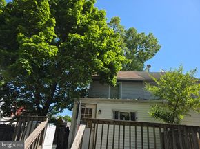1142 Chestnut Street, Darby PA 19023