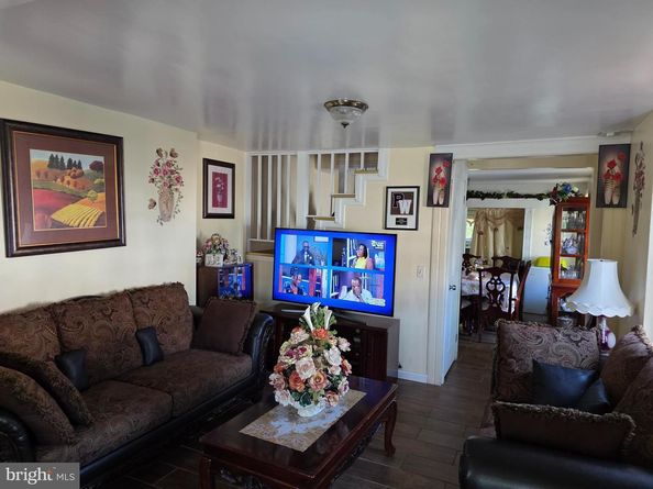 1142 Chestnut Street, Darby PA 19023