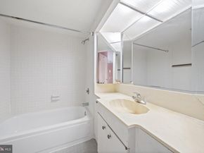 1326 Spruce Street 2204, Philadelphia PA 19107