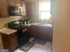 208 Walnut Street, Darby PA 19023