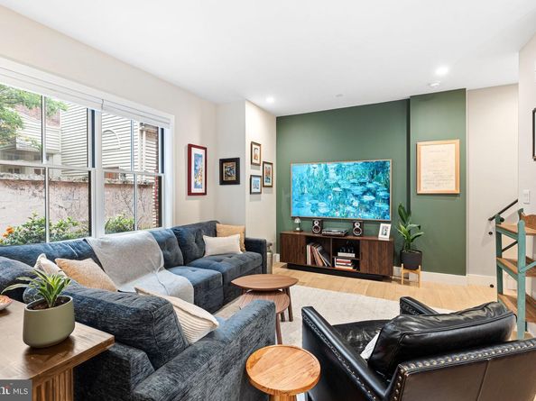 1215 Addison Walk, Philadelphia PA 19147