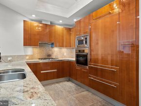1881 N Nash 612, Arlington VA 22209