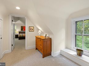 7 Walt Lane, Wyncote PA 19095