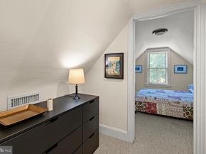 7 Walt Lane, Wyncote PA 19095