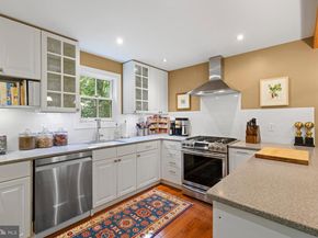 7 Walt Lane, Wyncote PA 19095