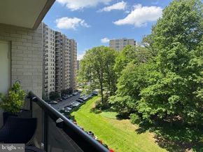 203 Yoakum Parkway 711, Alexandria VA 22304