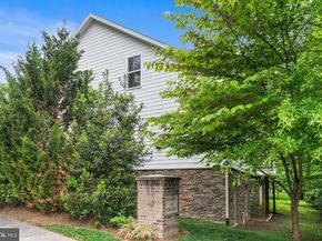6198 Champion Oak Court, Falls Church VA 22044