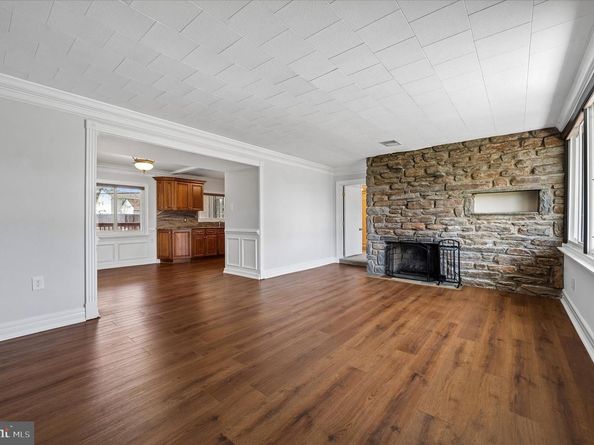 2154 Sproul Road, Broomall PA 19008