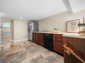 1211 Janneys Lane, Alexandria VA 22302