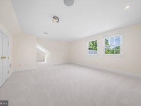 1211 Janneys Lane, Alexandria VA 22302