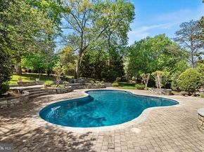 1211 Janneys Lane, Alexandria VA 22302