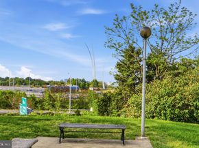 1101 S Arlington Ridge 305, Arlington VA 22202