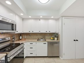 1101 S Arlington Ridge 305, Arlington VA 22202