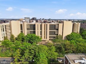 1101 S Arlington Ridge 305, Arlington VA 22202