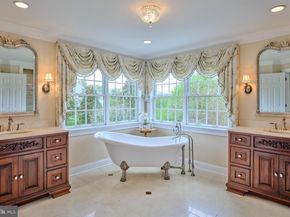 1300 Sackettsford Road, Ivyland PA 18974
