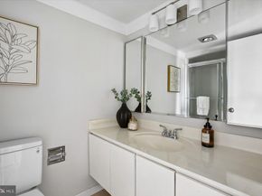 1600 N Oak Street 1221, Arlington VA 22209