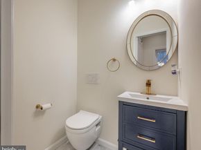 122 Sanborn Place, Alexandria VA 22305