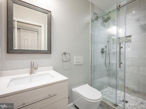 122 Sanborn Place, Alexandria VA 22305