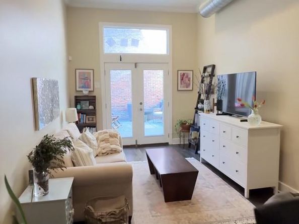 142 N 2nd Street 1B, Philadelphia PA 19106