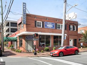 5 Russell Road A, Alexandria VA 22301