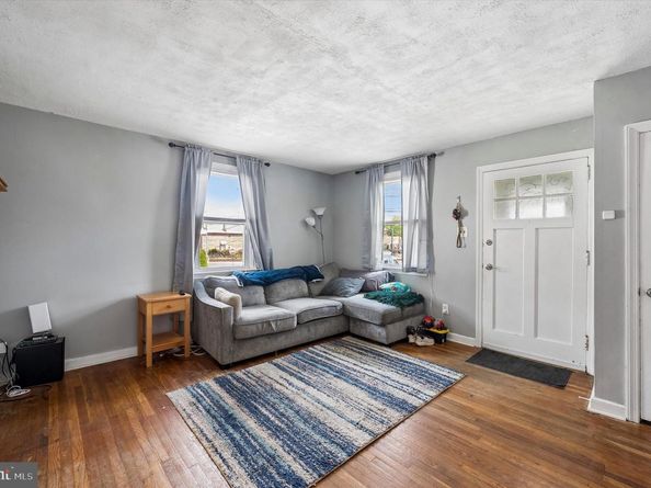 921 Spruce Street, Collingdale PA 19023