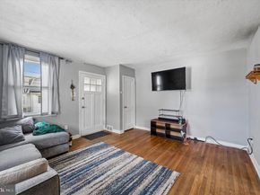 921 Spruce Street, Collingdale PA 19023