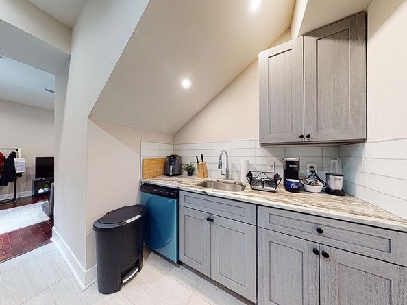 46 S 44TH Street, Philadelphia PA 19104