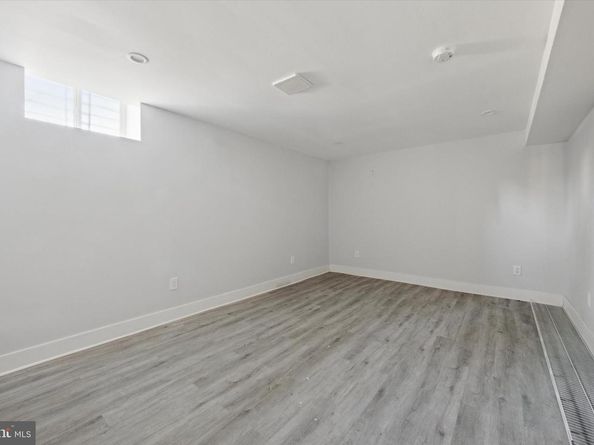 1939 W Diamond Street, Philadelphia PA 19121