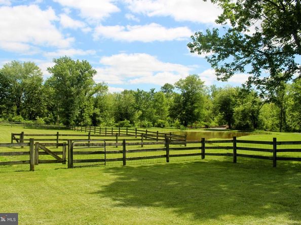 1221 Creek Road, Furlong PA 18925